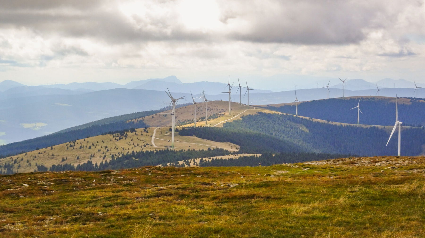 Gipfelblick auf den Windpark. Foto: AV Edelweiss