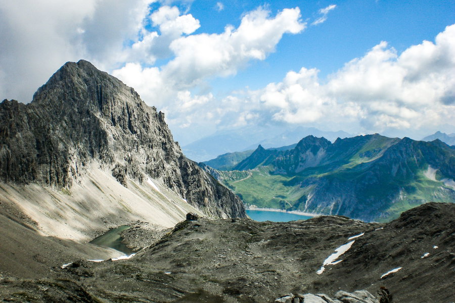 Blick zur (alten) Totalphütte mit Lünersee, links der Seekopf. Foto: Norman und Lisa
