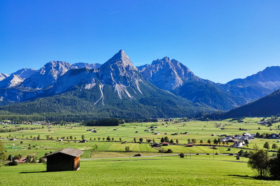 Zurück im Ehrwalder Becken mit der markanten Sonnenspitze. Foto: Nikolaus Vogl