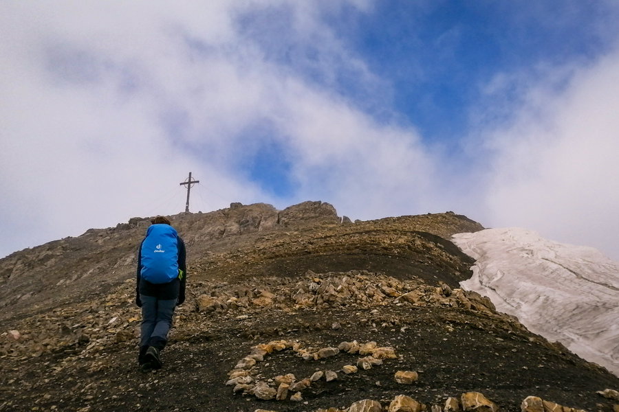 Die letzten Meter zum Gipfel. Foto: Norman und Lisa