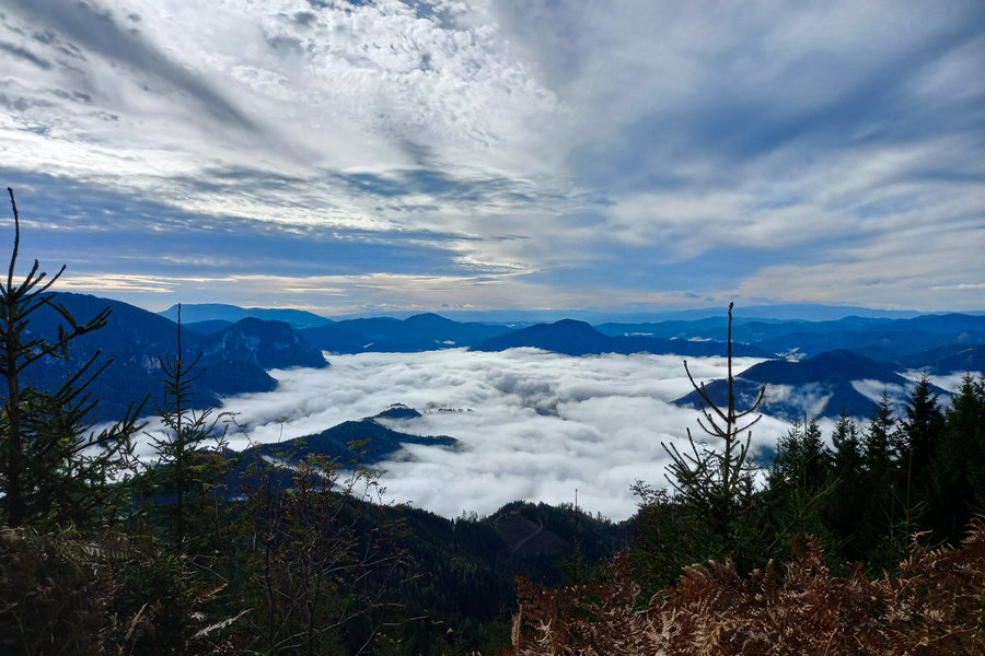 Links hinten der Schöckl, davor der Röthelstein. Foto: Martina Friesenbichler