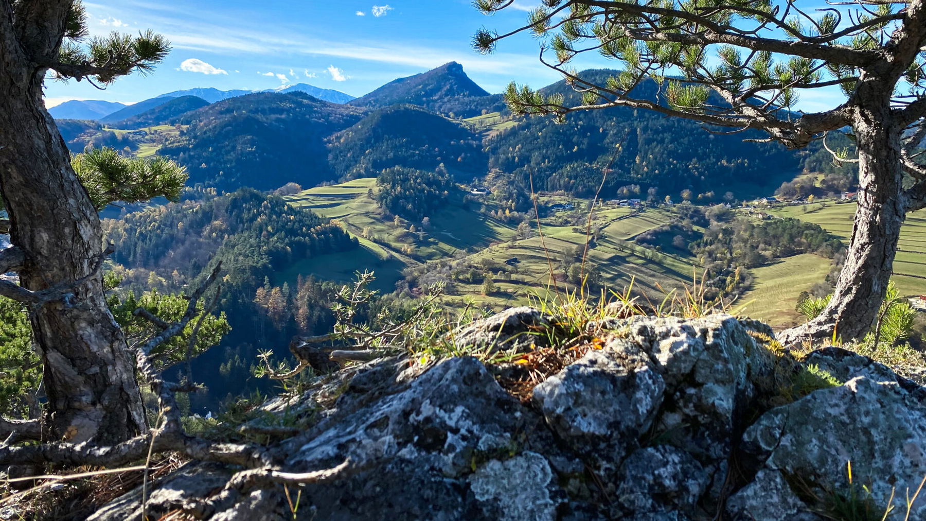 Dürre Wand, gesehen von den Balbersteinen. Foto: Peter Backé