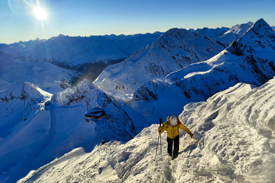 Zu Fuß auf die Schaufelspitze. Foto: Simon Widy