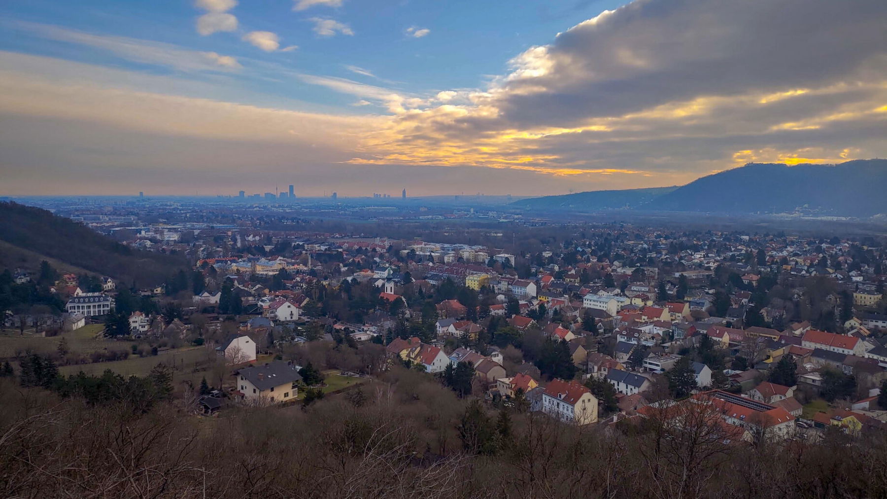 Abendstimmung über Langenzersdorf. Foto: Simon Widy