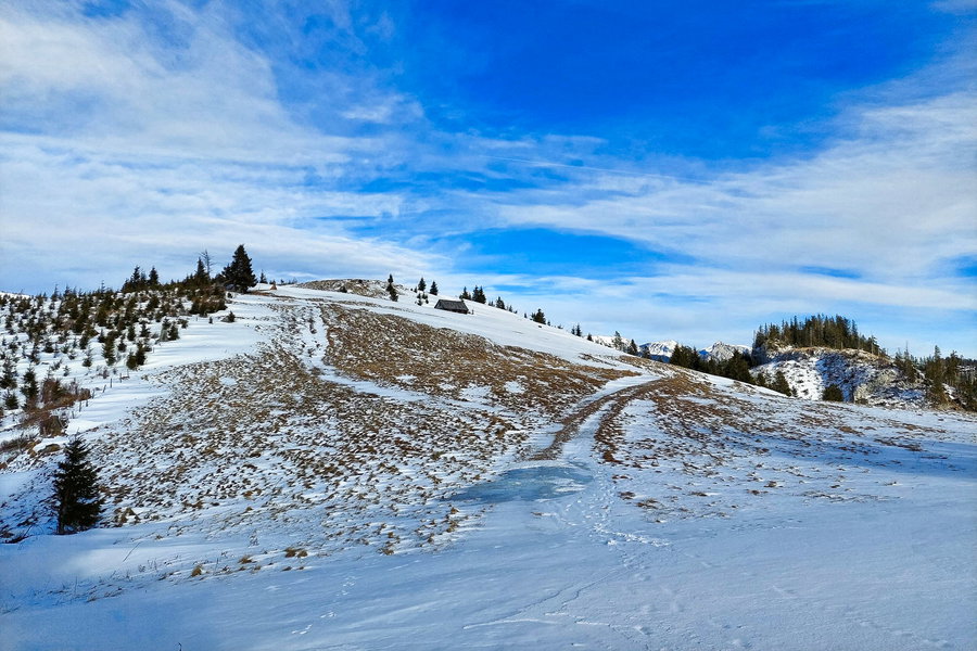 Blick zur Brandangeralm (links) und Leistenstein (rechts). Foto: Alice Frischherz