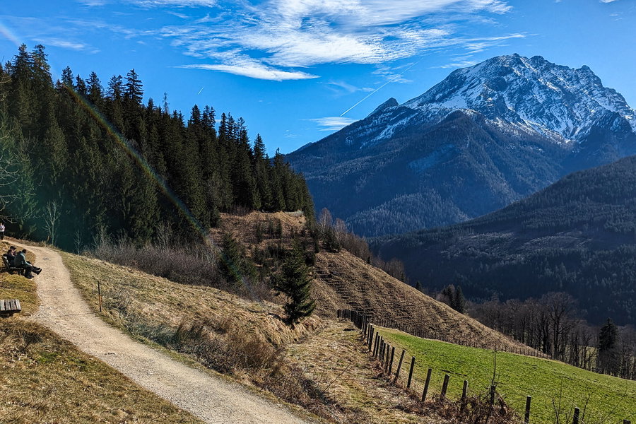 Auf der Soleleitung ist der Watzmann immer im Blick. Foto: Maresa Brandner