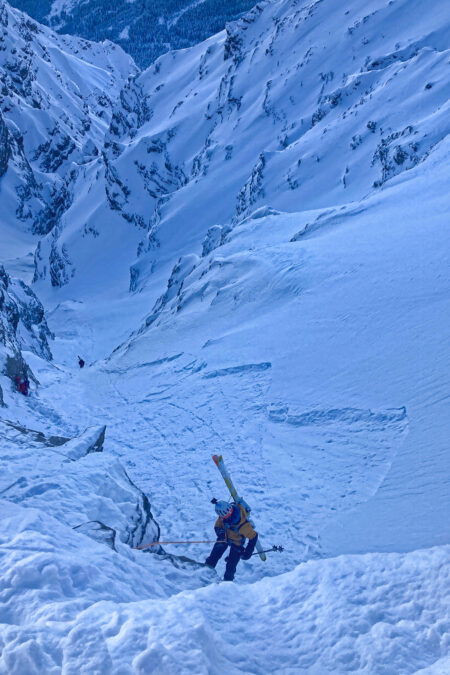 Abseilstellen 1 und 2. Fotos: Simon Widy