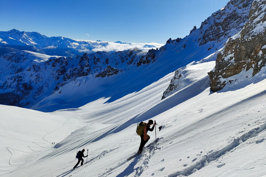 Spitzkehren zum Serlesjöchl. Foto: Simon Widy