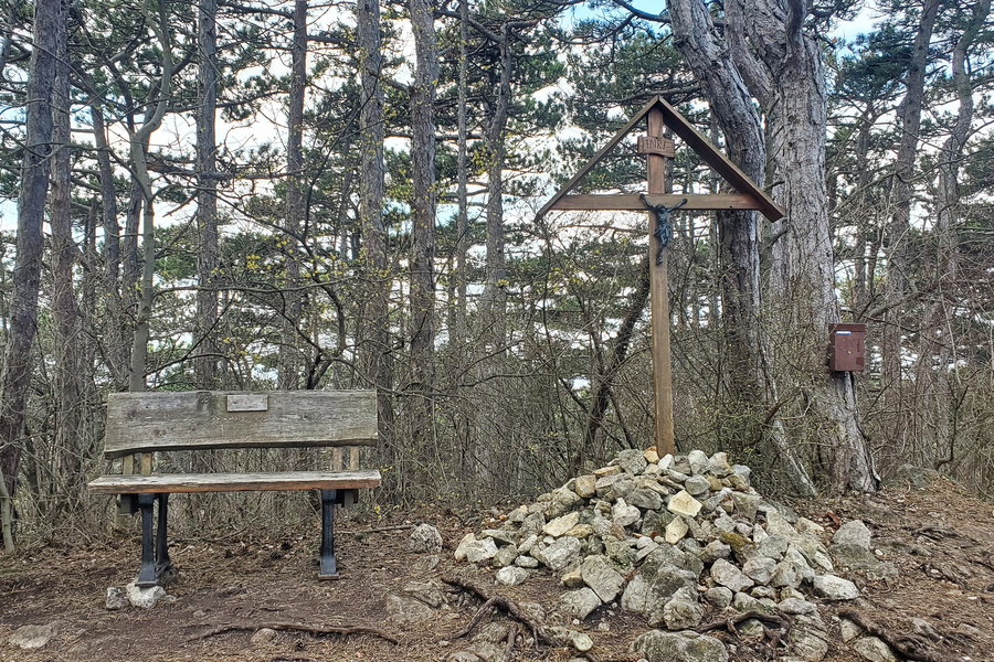 Gipfel Alexandraberg (inklusive Gipfelbuch). Foto: Linda Prähauser