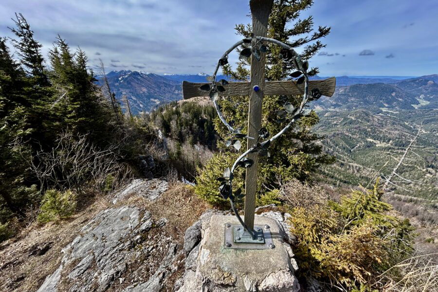 Gipfelkreuz am Handlesberg. Foto Veronika Schöll