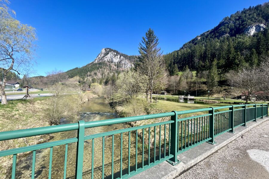 Über die Schwarza in den Naturpark Falkenstein, Foto Veronika Schöll