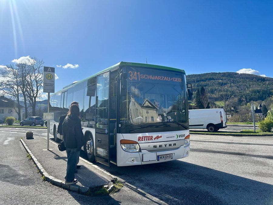 Bus 341 nach Schwarzau, Foto Veronika Schöll