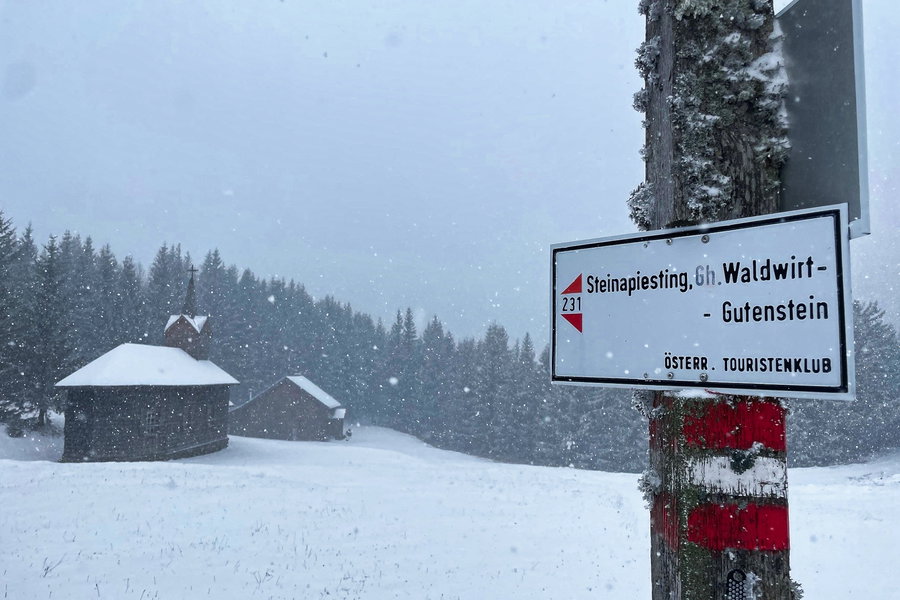 Abzweigung nach Gutenstein. Foto: Ursula Truebswasser