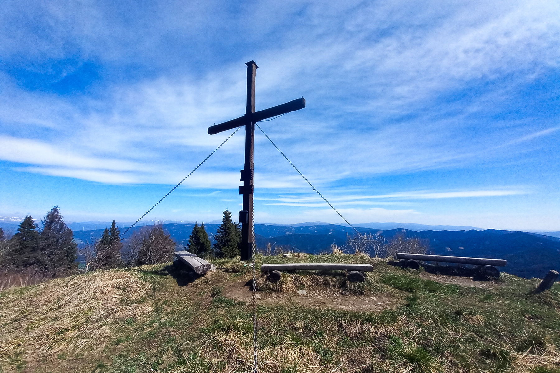 Sanfte Vier-Hügel-Tour mit rasanter Abfahrt in den Fischbacher Alpen