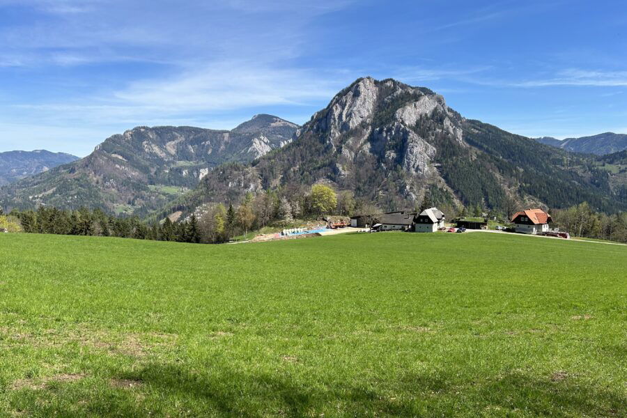 Schöne Aussicht zum Röthelstein. Foto Veronika Schöll