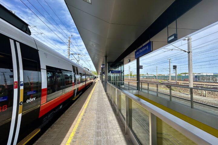 Umsteigen, aussteigen. Fotos Veronika Schöll