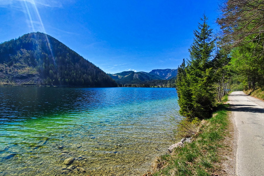 Pause am kristallklaren Erlaufsee. Foto: Linda Prähauser