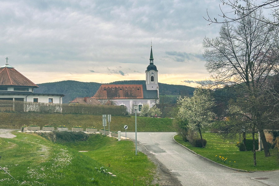 Das Ortszentrum von Stubenberg in Nasenrichtung. Foto: David Kurz