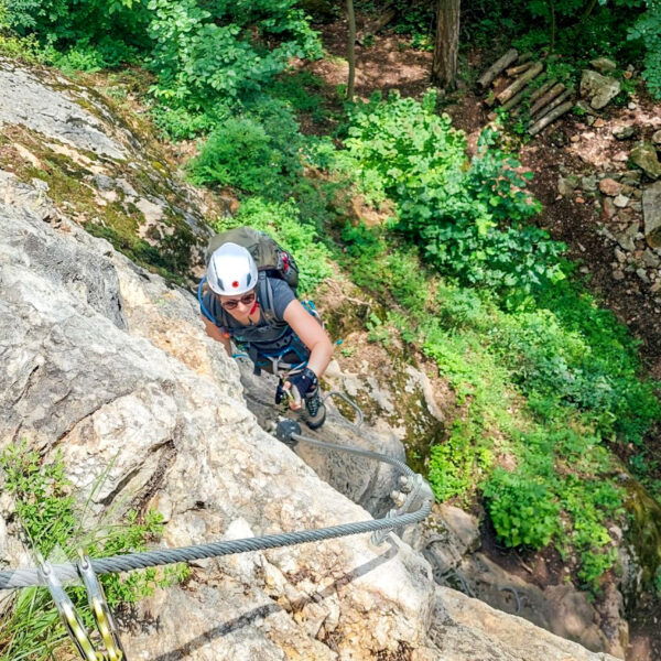 Blick nach unten zum Überhang. Foto: Alice Frischherz