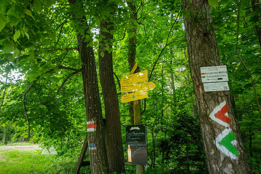 Wegbeschilderung an der großen Kreuzung. Foto: Linda Prähauser