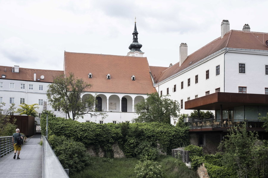 Über den Piaristensteg gelangen wir ins Zentrum von Horn. Foto: Birgit Reiter