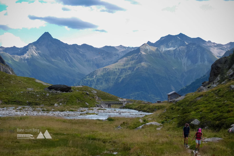 Von hier sieht man auch gut in die “andere” Richtung, konkret Richtung Lasörlinggruppe. Foto: POW AT