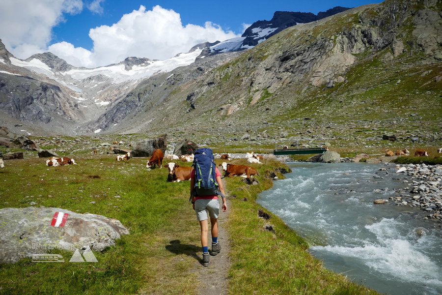 Unterwegs im Stredacher Winkel. Am Talschluss wartet u.a. der Große Geiger. Dahinter schließt das Obersulzbachtal (Salzburger Pinzgau) an. Foto: POW AT