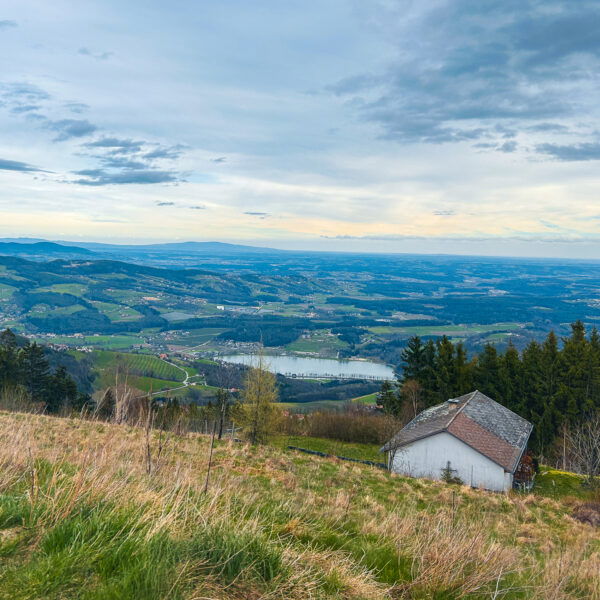 Aussicht Richtung Osten auf den Stubenbergsee vom Kulmgipfel. Foto: David Kurz