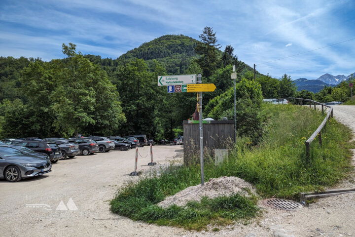 Hier biegt man rechts ab, bis man beim Achenweg zu einer Brücke kommt, die man überquert. Fotos: Maresa Brandner