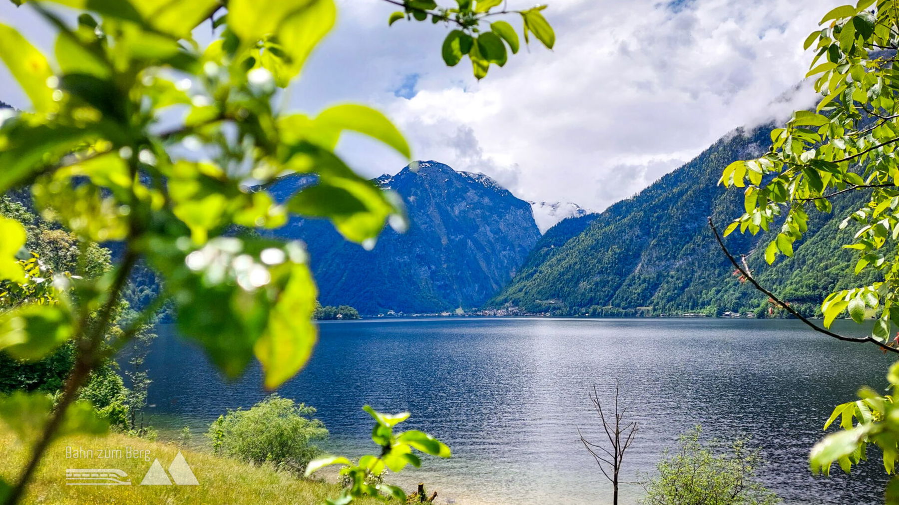 Wieder Sonnenschein nach dem Regen und ein weiterer traumhafter Blick auf den See: vom Ostufer nach Westen blickend. Foto: Alice Frischherz