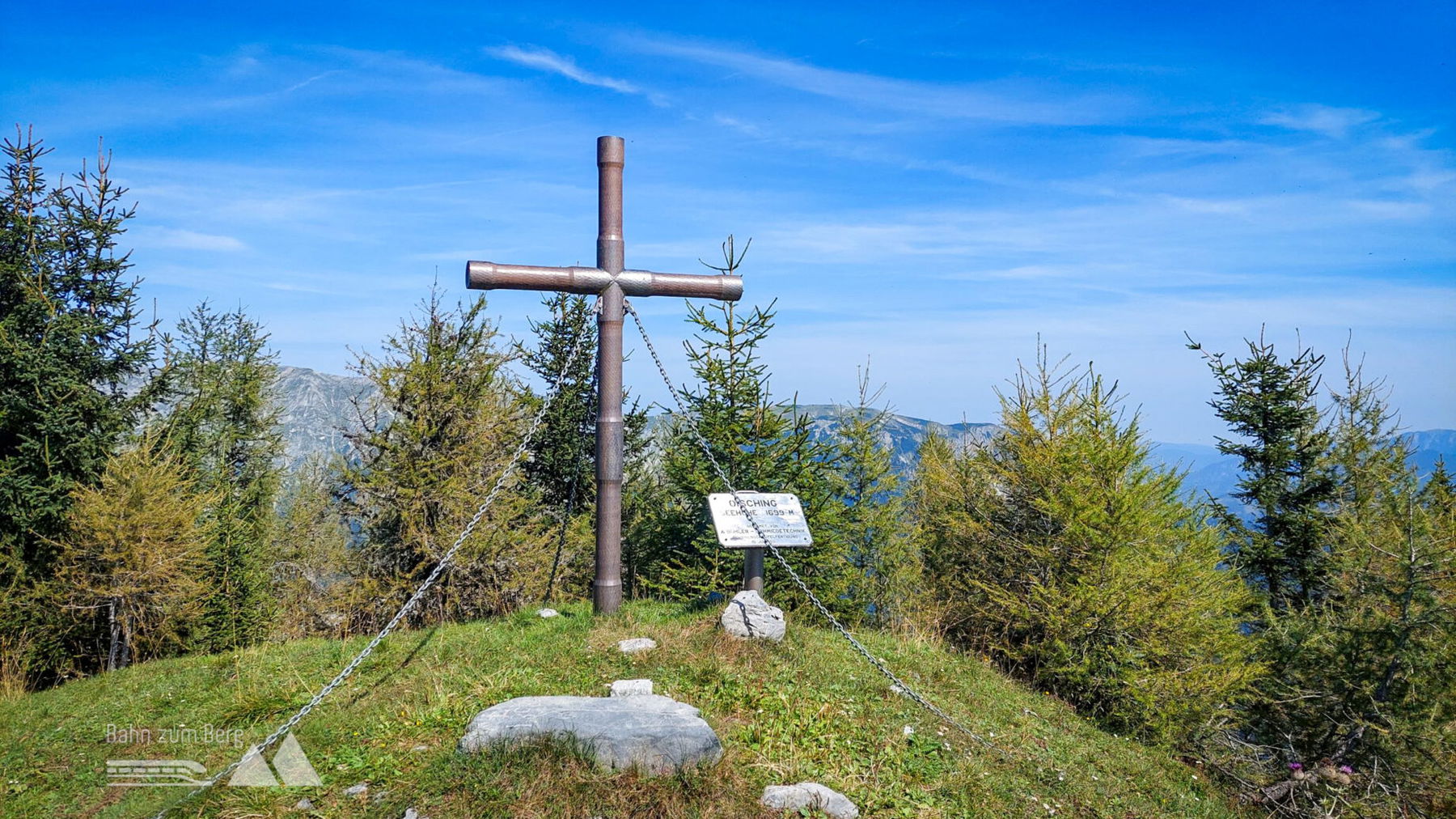 Gipfelkreuz Oisching 1.699 Meter. Foto: Alice Frischherz