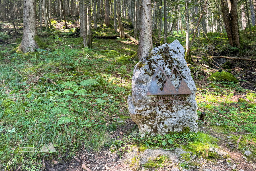 Schild zum Eingang „Nationapark Berchtesgaden“. Foto: Bernhard Walle