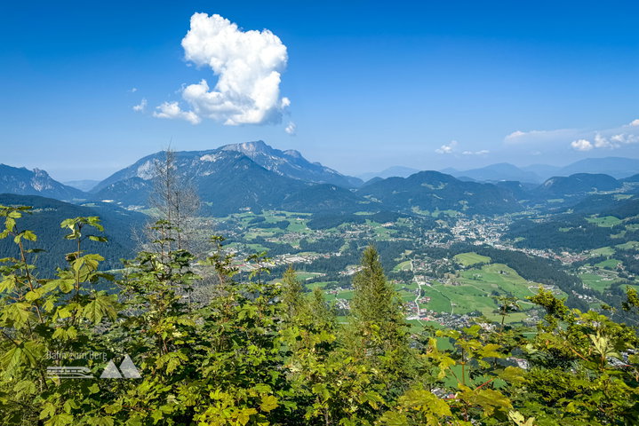 Grünstein-Gipfel und Blick auf das Tal und zum Königsee. Fotos: Bernhard Walle