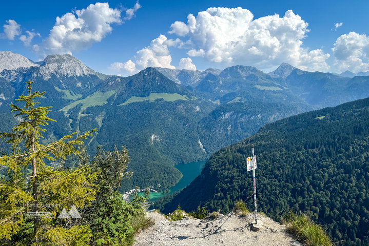 Grünstein-Gipfel und Blick auf das Tal und zum Königsee. Fotos: Bernhard Walle