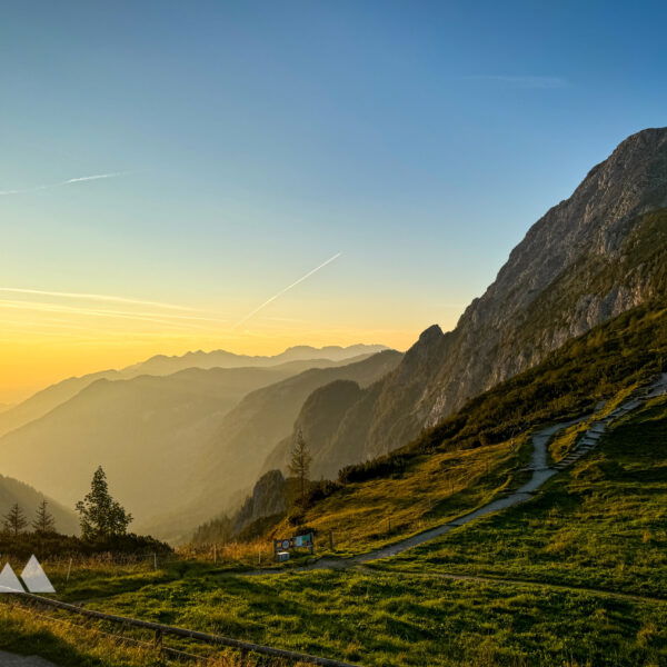 Sonnenaufgang mit Blick Richtung Golling. Foto: Bernhard Walle
