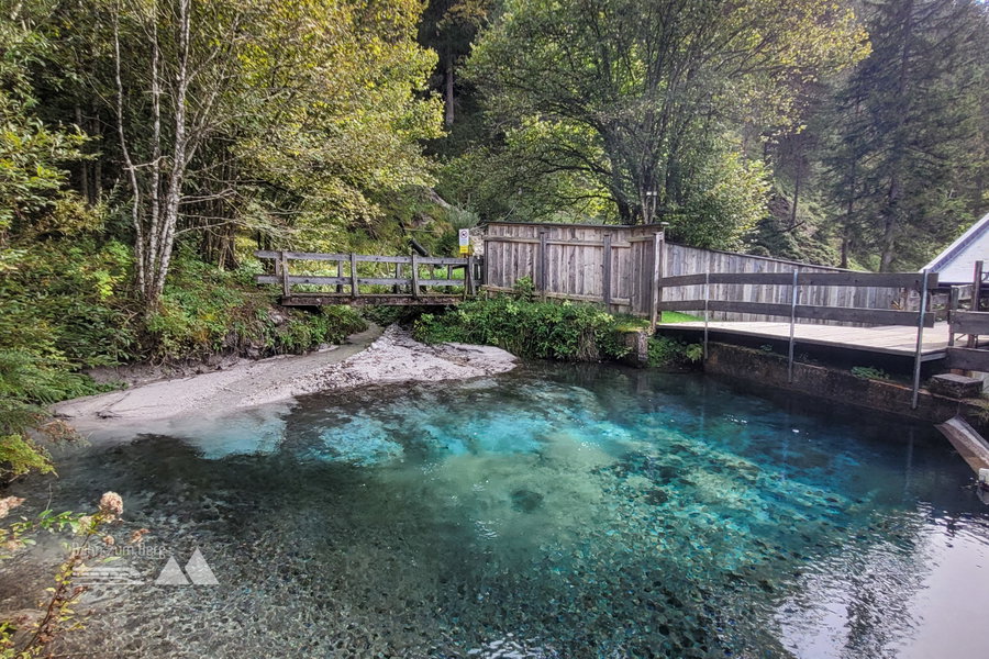 Der Waldrandweg führt an diesem herrlichen Pool vorbei. Foto: Konrad Gwiggner
