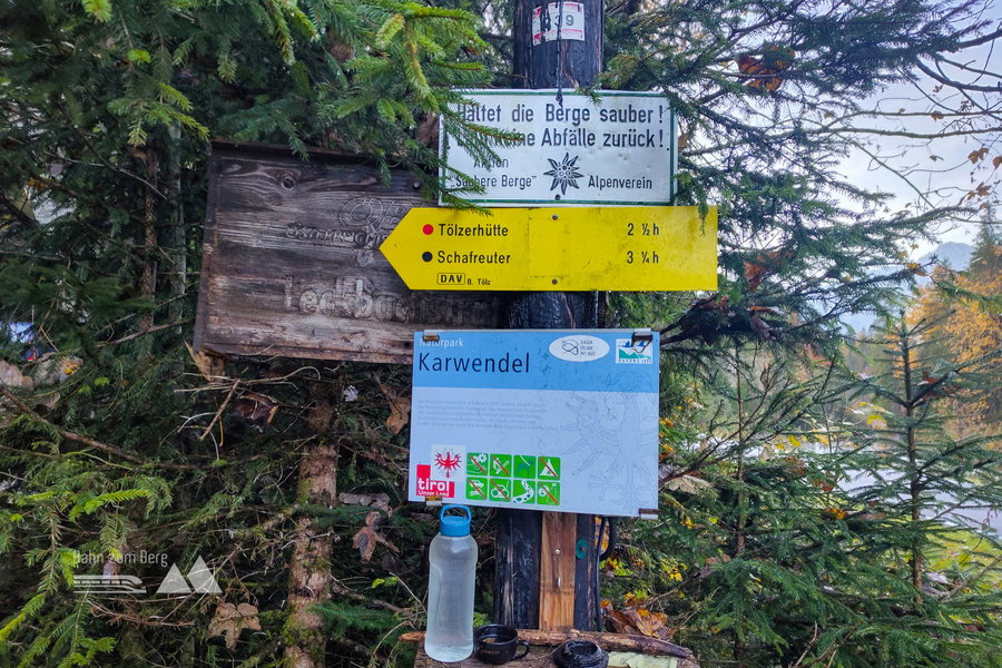 Wegweiser zu Tölzer Hütte und Schafreuter. Foto: Simon Widy