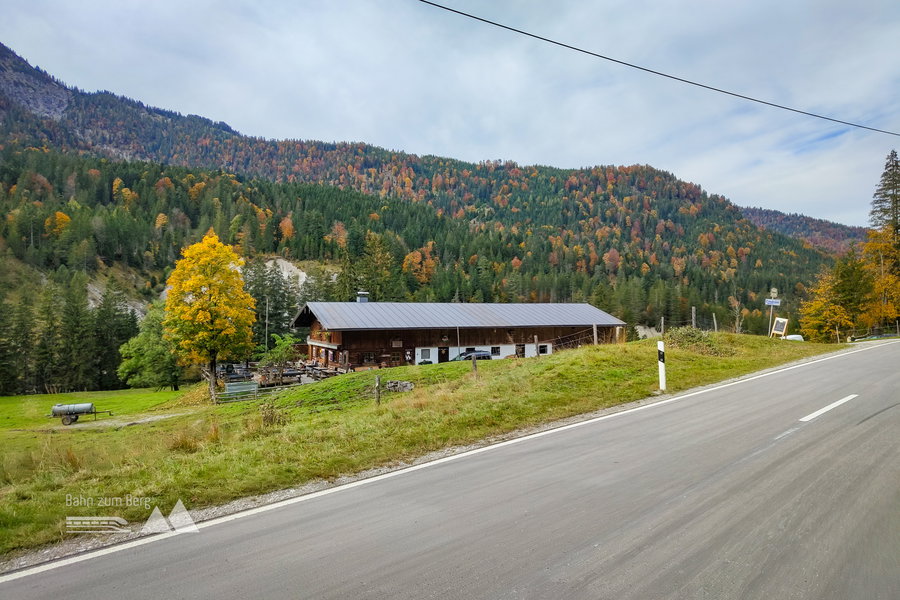 Die Wanderung endet bei der Oswaldhütte. Foto: Simon Widy