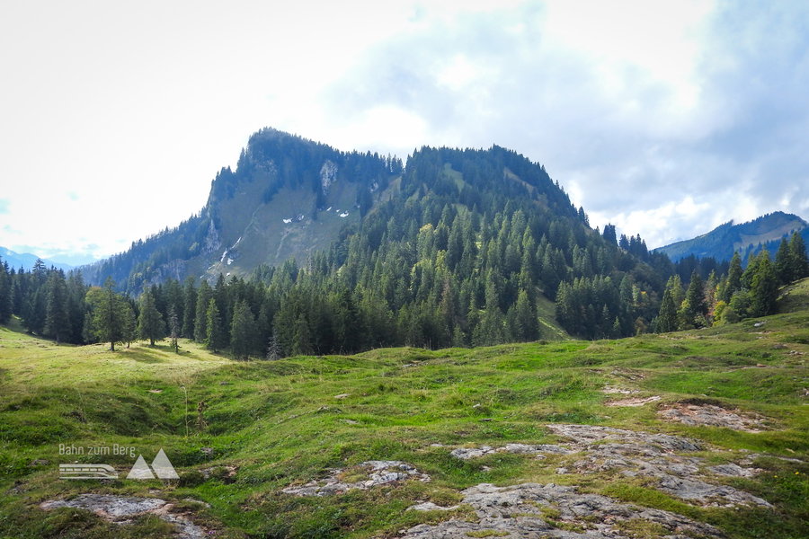 Der benachbarte Heuraffelkopf. Foto: Nikolaus Vogl