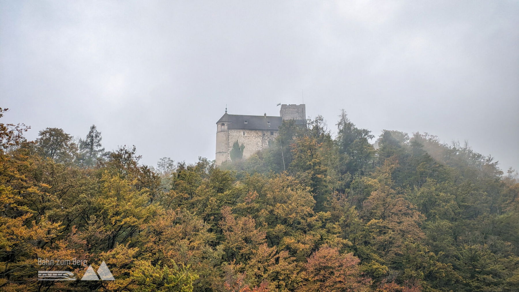 Blick vom Jungfernsprung auf die Burgruine Gösting. Foto: Anna, POW AT