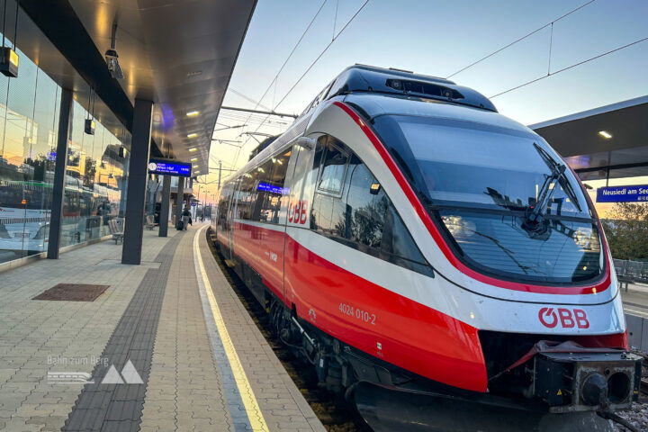 Heimfahrt romantisch, Bus nach Neusiedl, CRX nach Wien. Foto Veronika Schöll