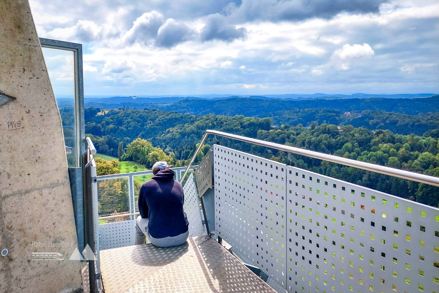 Auf der obersten Stufe des Aussichtsturms. Foto: Alice Frischherz