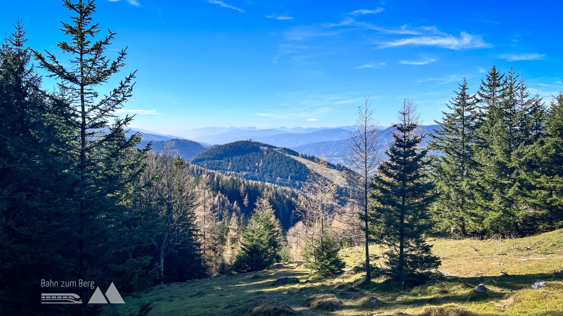 Wunderbares herbstliches Bergpanorama. Foto: Birgit Matzinger