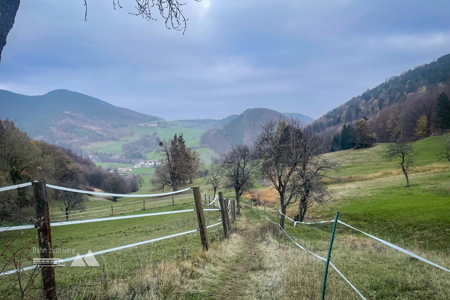 Blick hinunter nach Furth. Foto: Ursula Truebswasser