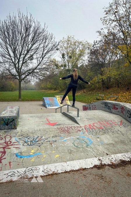 Start, Übersichtskarte des Stadtwanderwegs 12 und Skatepark am Frödenplatz. Fotos: Lisa, POW AT
