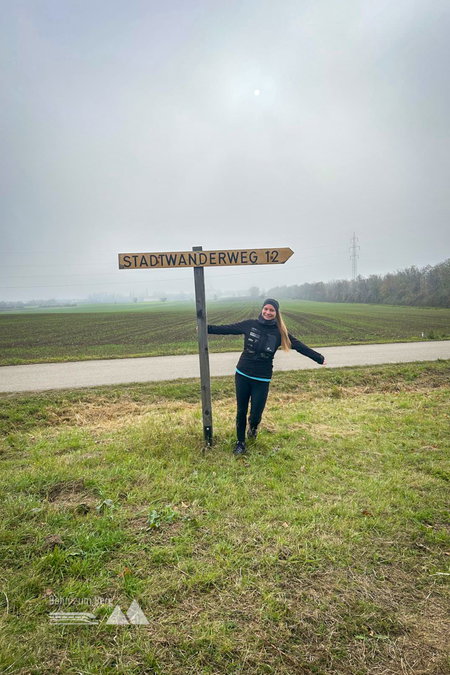 Durch den Dr.-Helmut-Zilk Park und über die Felder nach Vösendorf.  Fotos: Lisa, POW AT