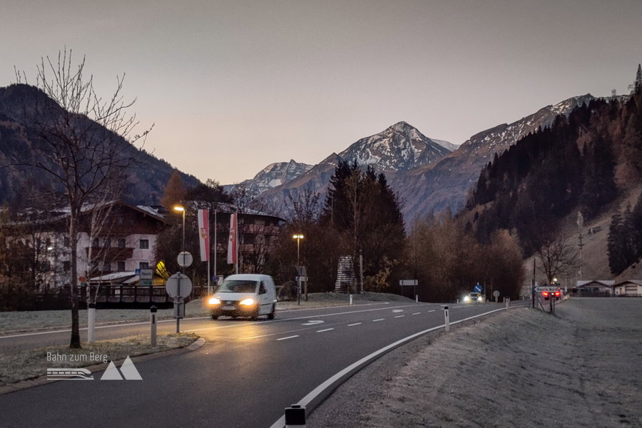 Das Tal leert sich – mit hoher Geschwindigkeit; Sonnblick und Ritterkopf schauen zu. Foto: Karl Plohovich