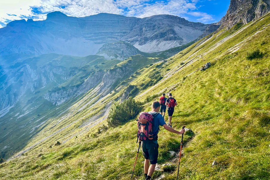Im Aufstieg zur Soiernscharte (rechts oben). Foto: Fabian Lindner, POW DE