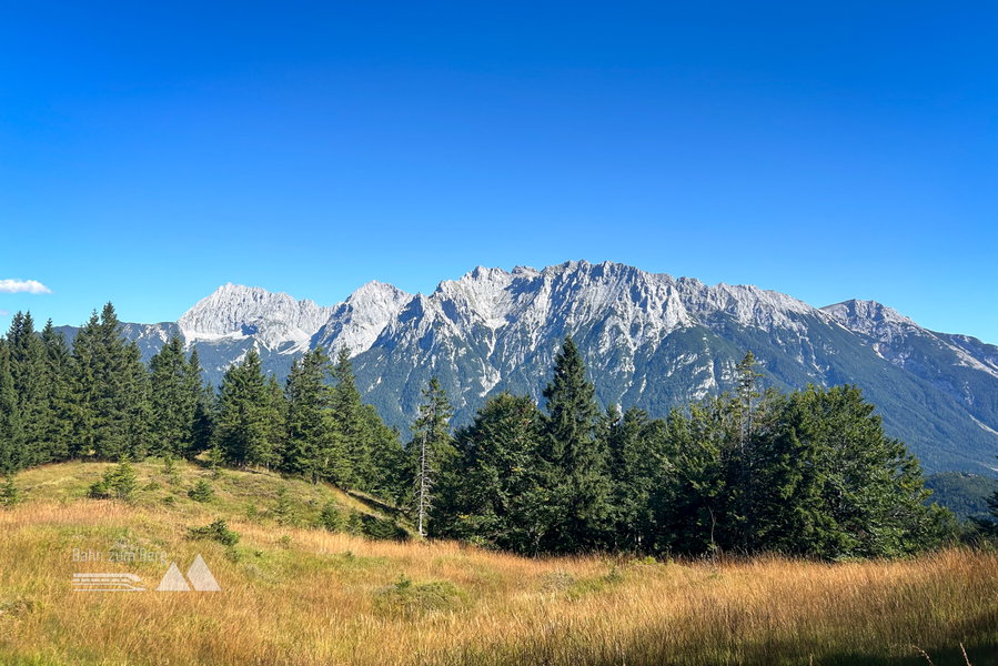 Kurz unterhalb des Hohen Kranzbergs mit Blick auf die Karwendelspitze. Foto: David Kurz