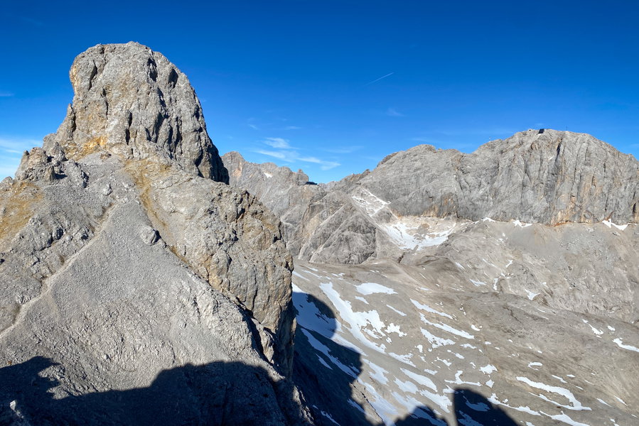 Blick zur Gamsfeldspitze dahinter der Koppenkarstein. Foto: Christian Heuegger-Zirm